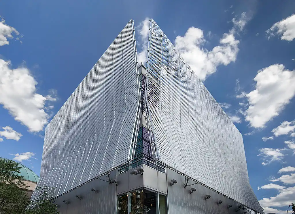 การออกแบบฟาซาดเพื่อประสิทธิภาพทางเสียงในอาคาร