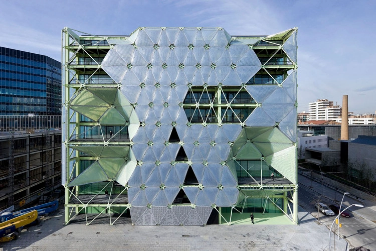 ความสัมพันธ์ระหว่างความงามและประสิทธิภาพพลังงาน